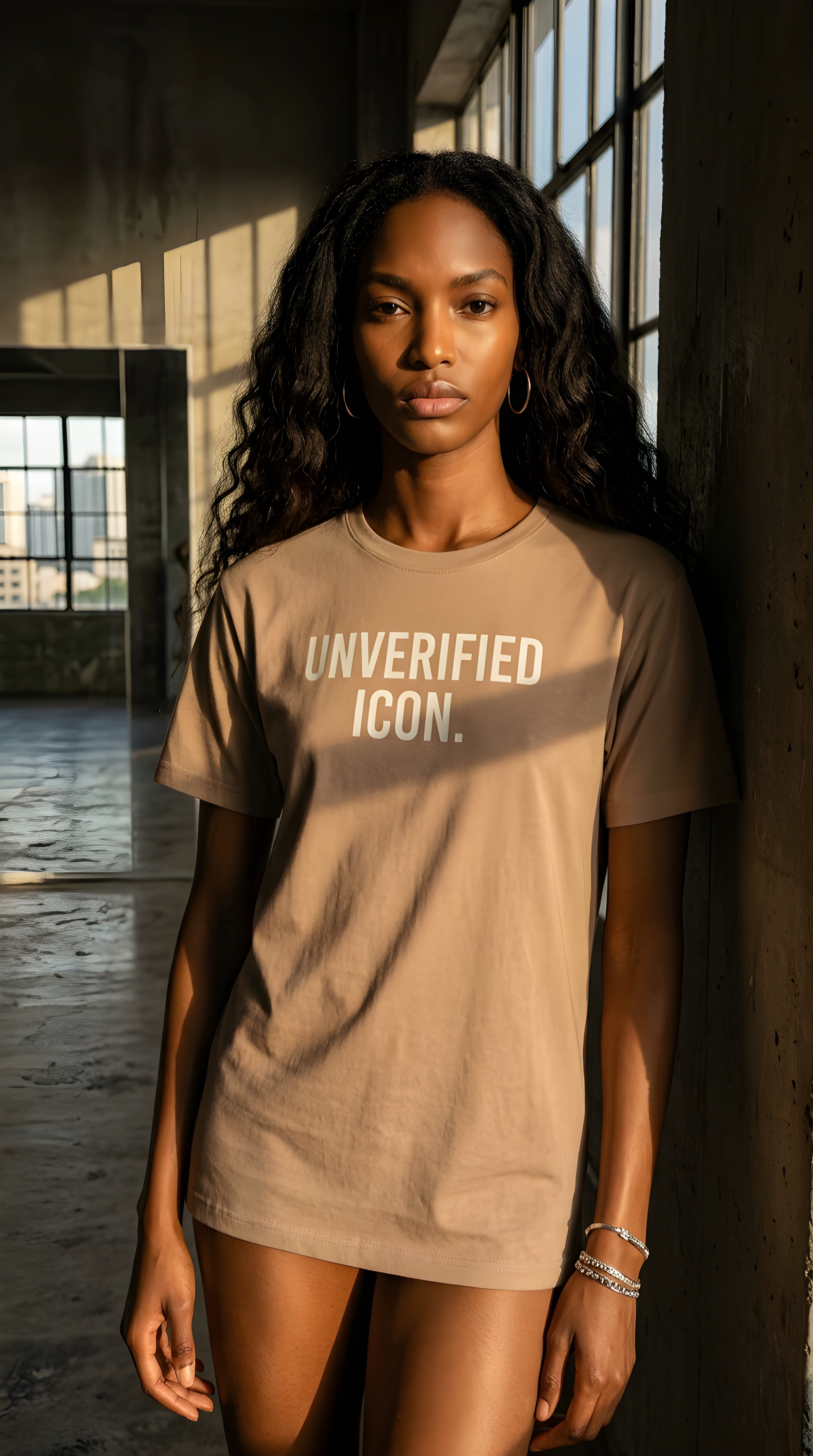 Womens ' UNVERIFIED ICON ' high-waisted t-shirt